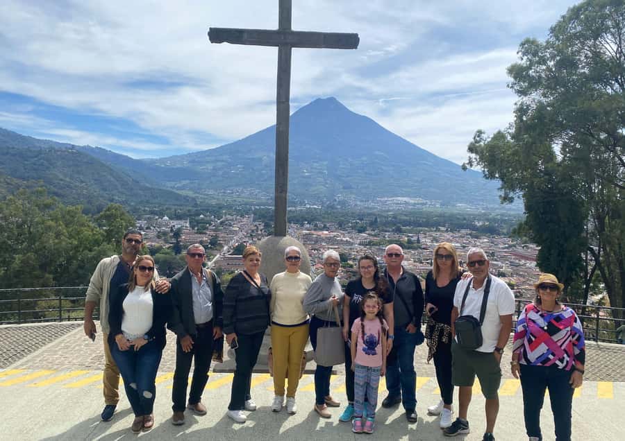 Antigua Guatemala: Full day tour. - Plaza Mayor and two important churches