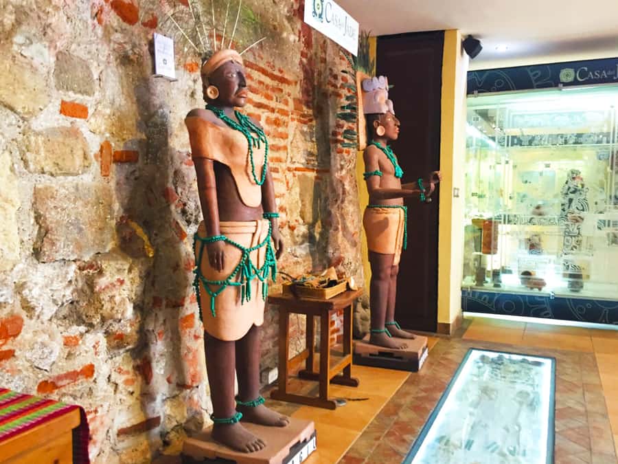 Antigua Guatemala: Morning Tour from Guatemala City - El Carmen ruins and the craft market