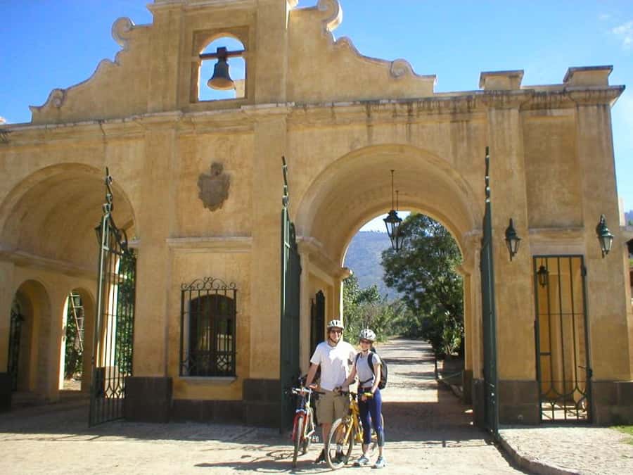 Antigua Sip 'n Cycle Half-Day Bike Ride and Coffee Tour - A gentle ride from Antigua to Jocotenango