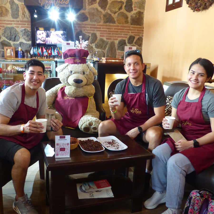 Chocolate workshop; gastronomic experience of cocoa. - What the guides add to the experience