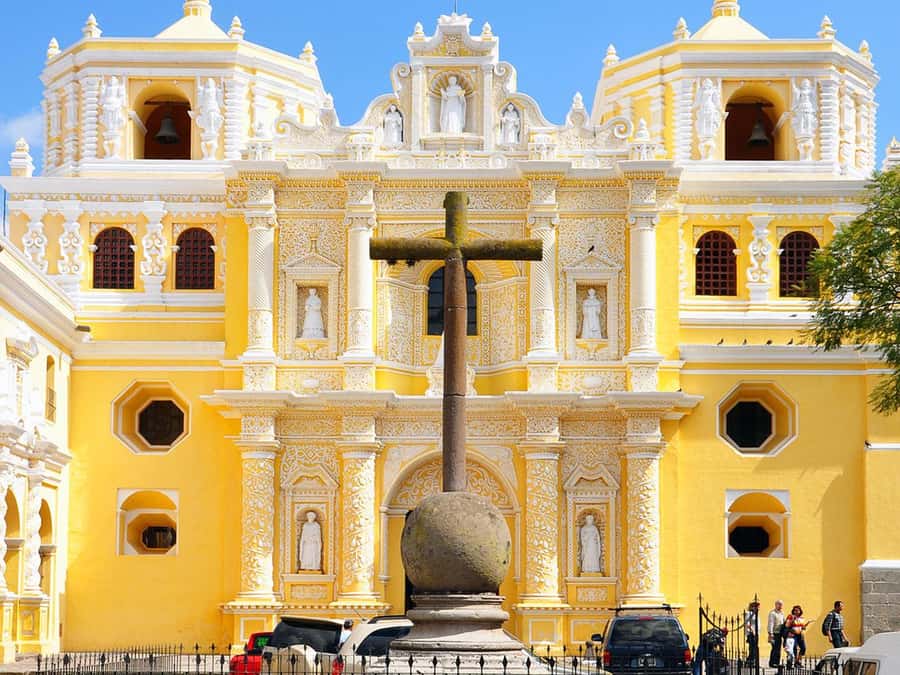 Combo Tour: Colonial Antigua & Guatemala City Explorer Tour - Santa Catalina Arch and Antigua’s most familiar view