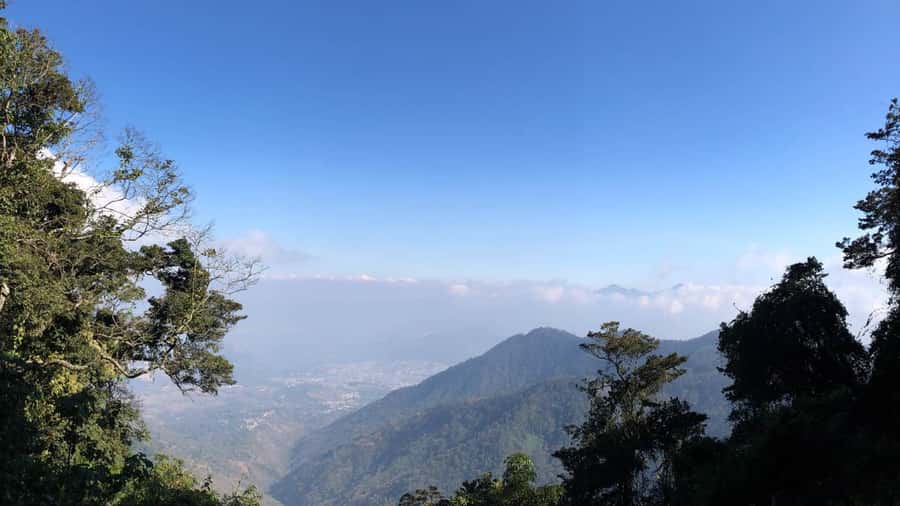 From Antigua Guatemala: Birdwatching and Scenic Hiking Tour - Why Finca El Pilar makes a good escape from Antigua