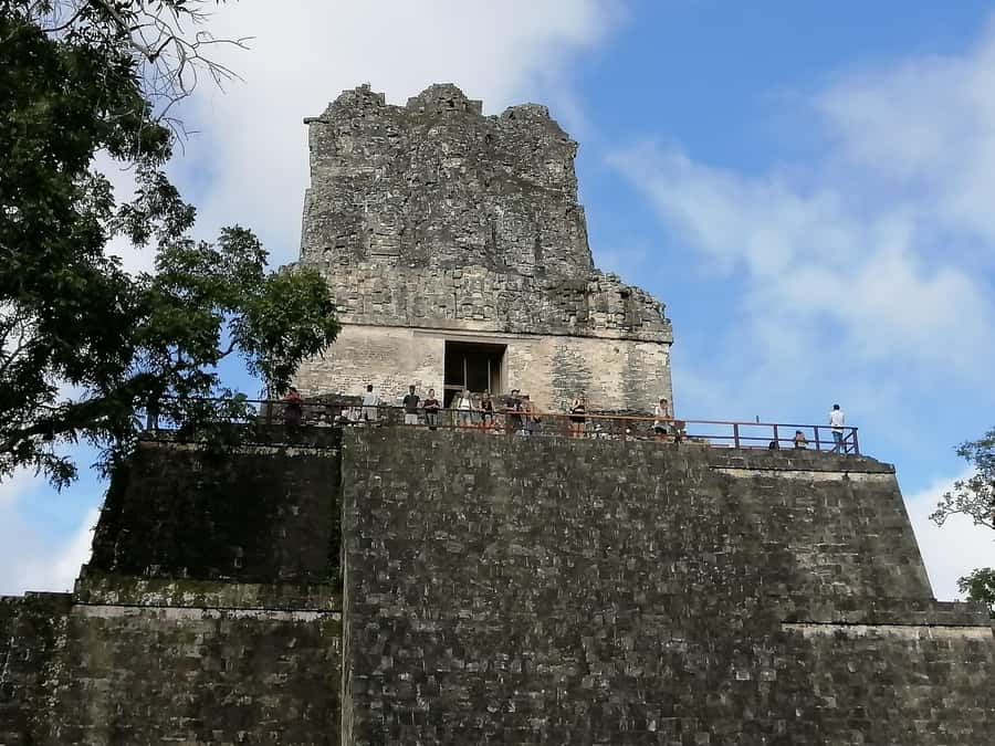 From Flores Guided Tour to Tikal with transportation + lunch - Meeting in Flores and setting out early