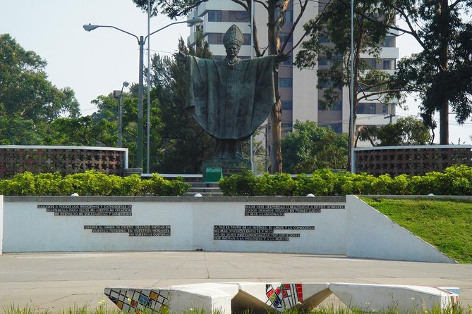 Guatemala City Afternoon Sightseeing Tour - Avenida La Reforma and Iglesia Yurrita
