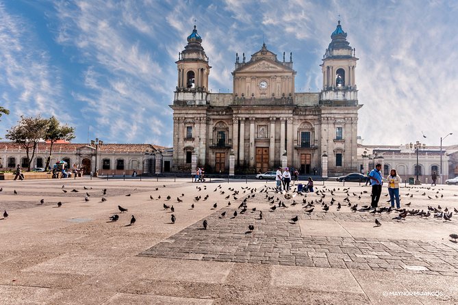 Guatemala city Walking Tour and public bus - Centro Cívico and Guatemala City’s modern power