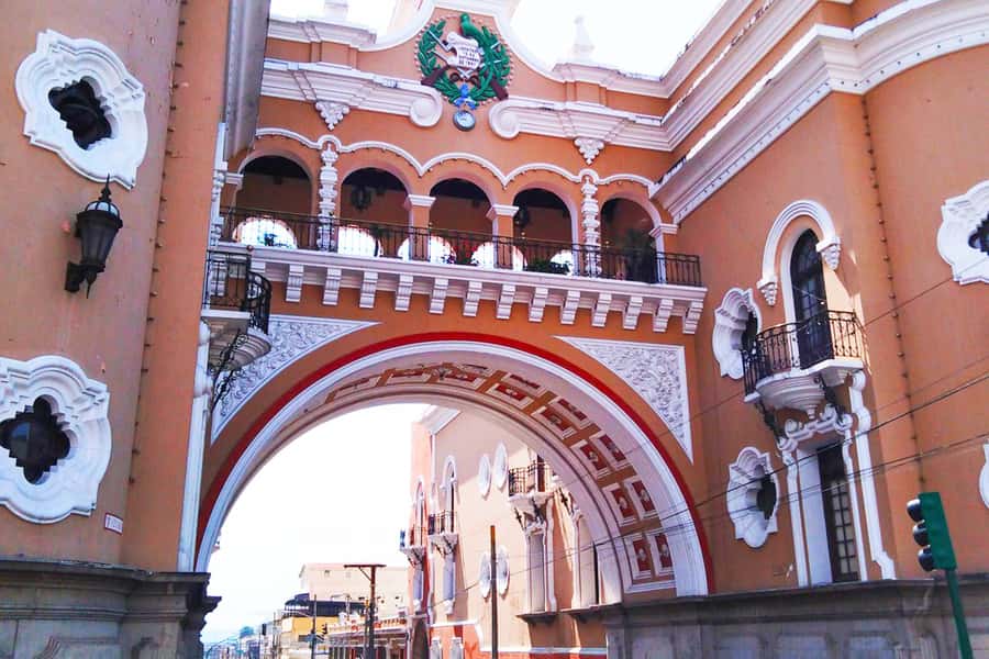Half-Day Guatemala City Explorer Tour - The Civic Center and Dagoberto Vasquez murals