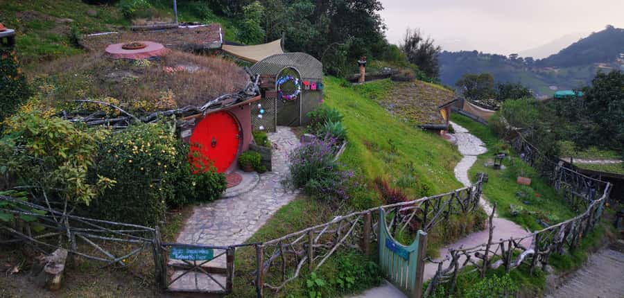 Hobbitenango & Antigua Shared Day Tour - Two very different sides of Sacatepéquez