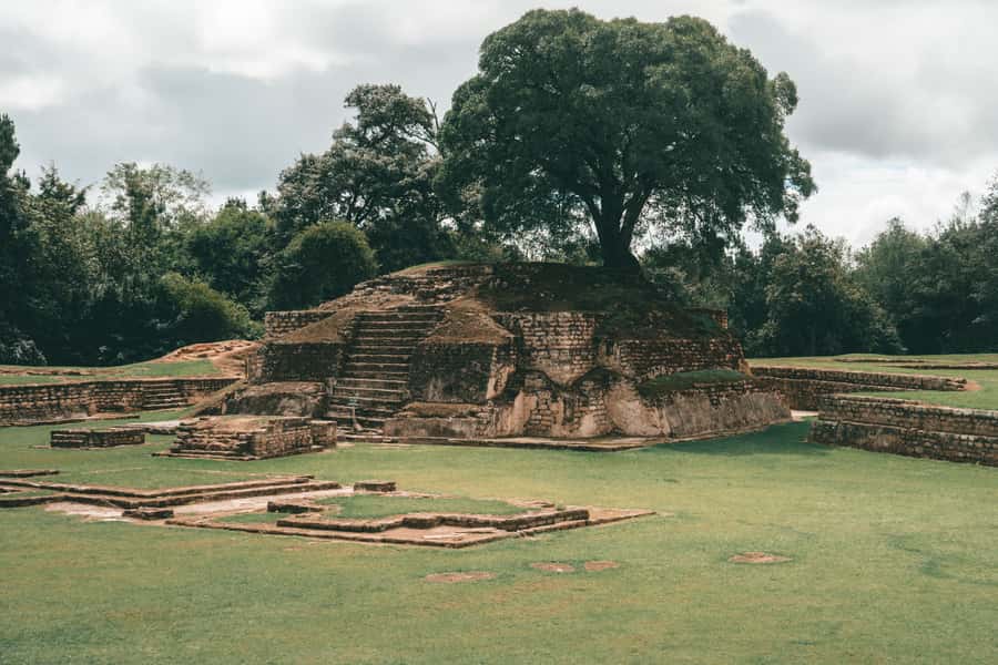 Iximche and Antigua Day Tour - Exploring San Francisco Church and Antigua’s old center