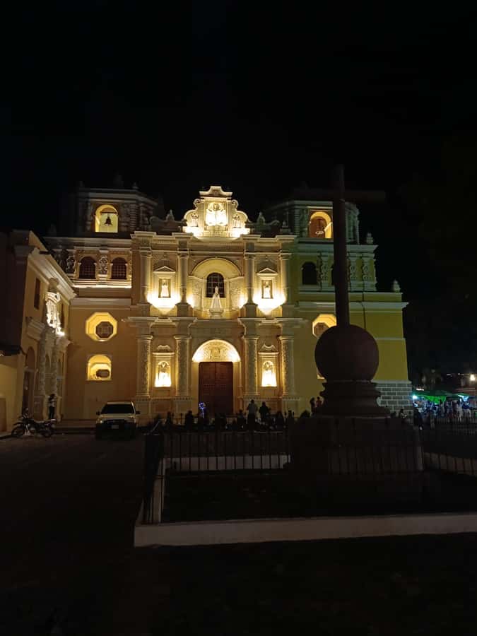 La Antigua Horror Stories Night Walking Tour - Meeting Luis at La Merced Church