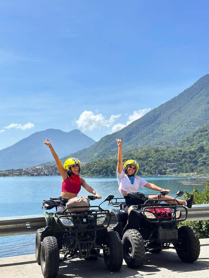 Lake Atitlán Mountain - The 15-minute climb to Kaqasiiwaan