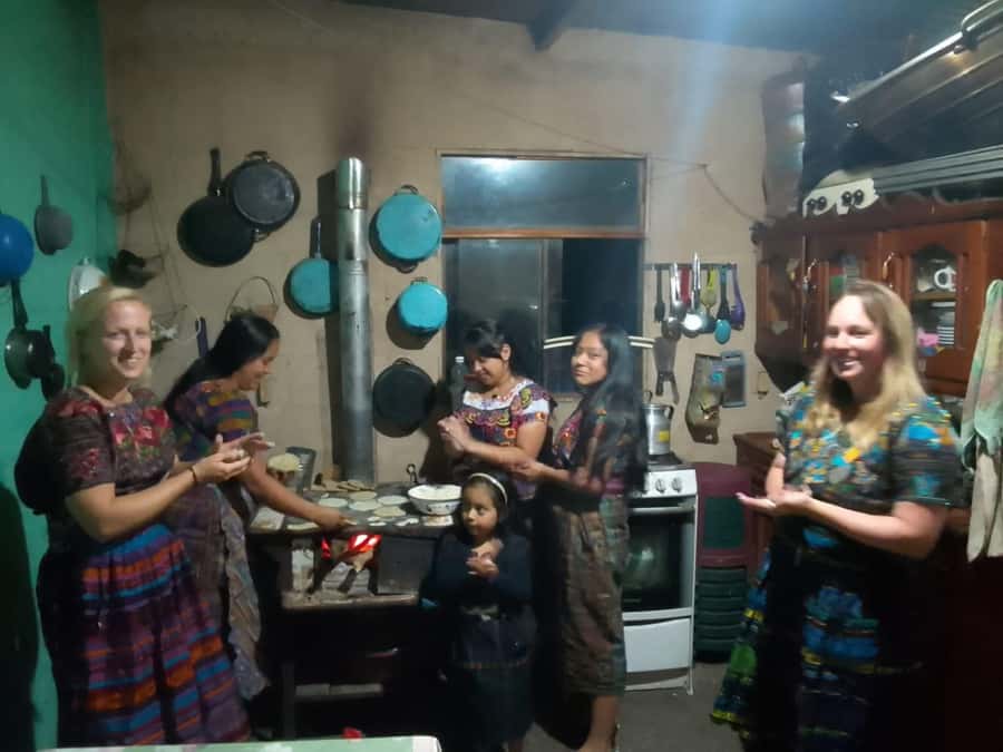 Mayan Home Stay San Jorge Lake Atitlan - Dinner, conversation, and the language question