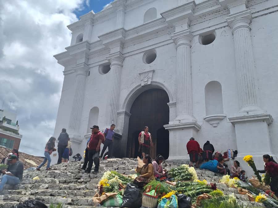 One-day visit to Chichicastenango from Antigua Guatemala - Lunch and the one-hour pause
