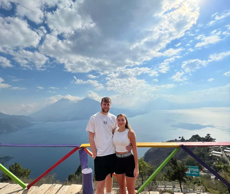 Panajachel: Lake Atitlán Sunset Tour - Santa Catarina Palopó, crafts beside the lake