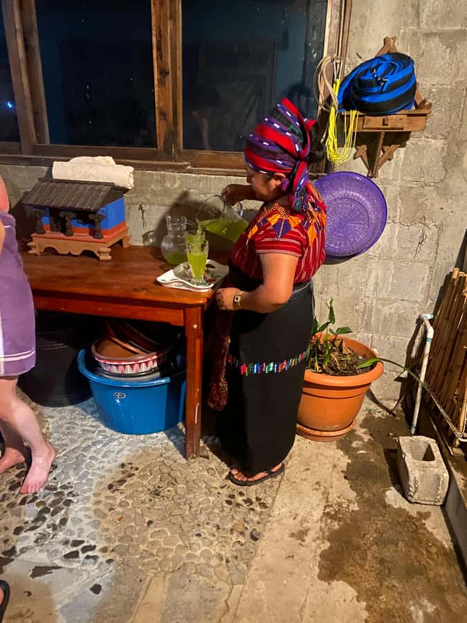 Temazcal sauna and dinner experience, cultural sharing - Who should book this experience?